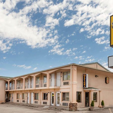 Super 8 By Wyndham Evanston Exterior photo